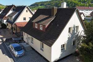 Freistehendes Einfamilienhaus mit Terrasse, Garten & Sauna in ruhiger Lage – Die vollständige Adresse der Immobilie erhältst du vom Anbieter., 74653 Ingelfingen – Vorschaubild 2