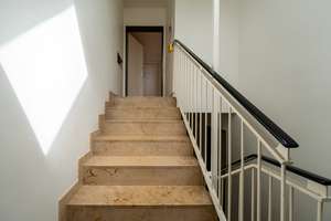 Wohnen zwischen Natur und urbaner Nähe – Dachgeschosswohnung mit Galerie und zwei Balkonen – Die vollständige Adresse der Immobilie erhältst du vom Anbieter., 80939 Obere Isarau, München – Vorschaubild 29