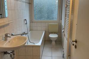 Helle 2-Zimmer-Wohnung mit Balkon in Köln – Bernburger Weg 3, 51061 Höhenhaus, Köln – Vorschaubild 2