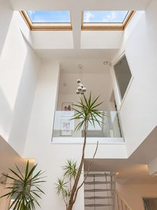 Außergewöhnliche Maisonette in Fallersleben – Dachterrasse, Galerie & Wellnessbad
