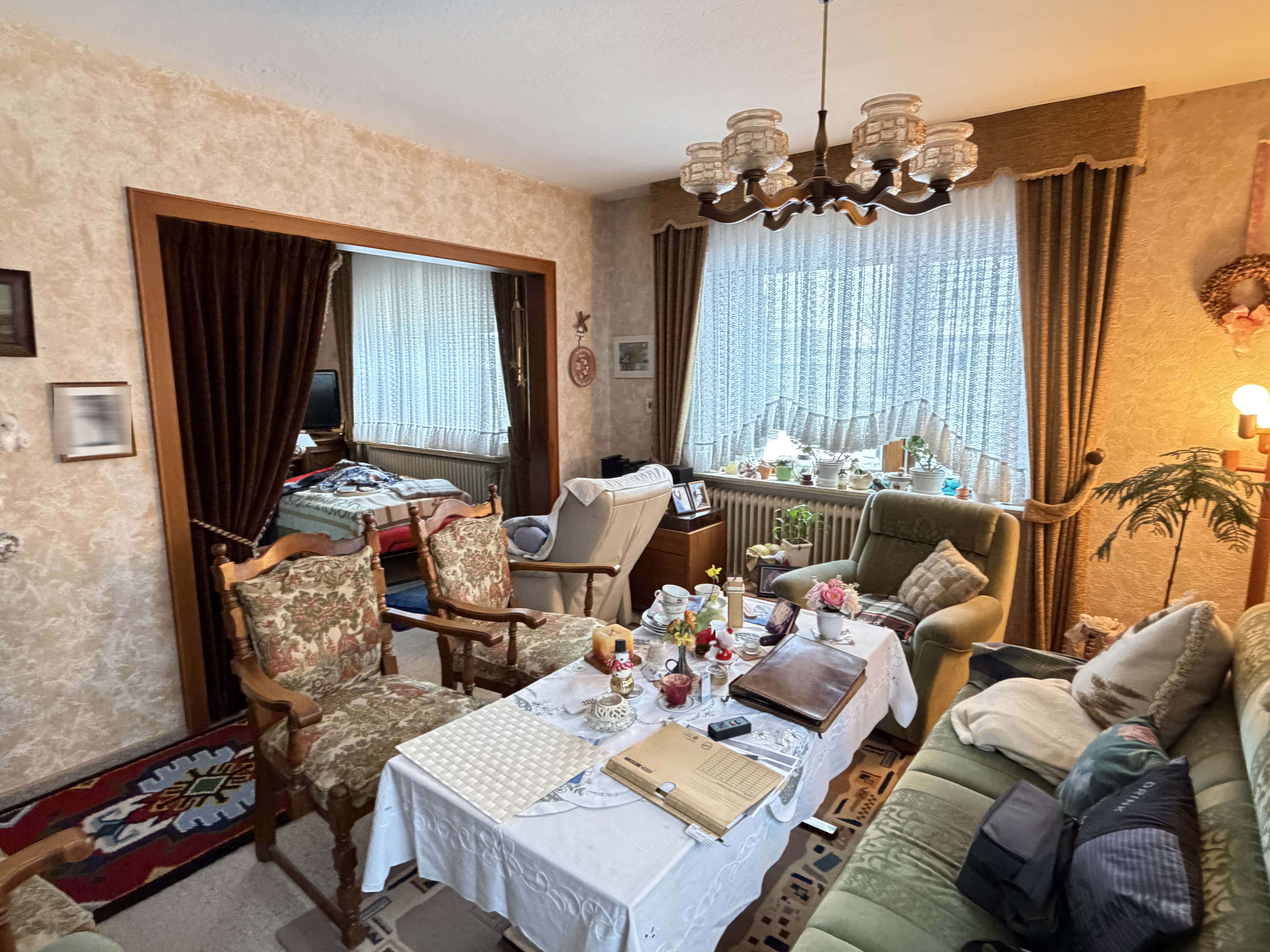 Immobilie in Elsfleth - Sanierungsobjekt mit Charme. Solides Wohnhaus mit Garage & Wintergarten nahe der Weser - Bild 0