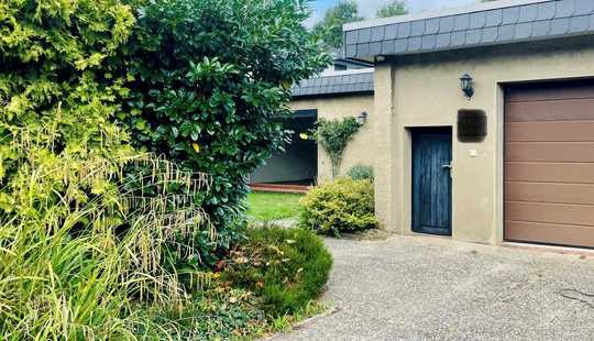 Bild von Charmanter Bungalow mit großem Garten und Ausbaupotenzial – 979 m² Grundstück!