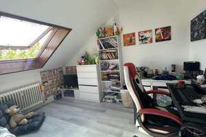Gut geschnittene Dachgeschosswohnung mit Einbauküche und Loggia – Die vollständige Adresse der Immobilie erhältst du vom Anbieter., 55130 Laubenheim, Mainz – Vorschaubild 4