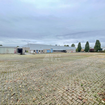 Befestigte & umzäunte Freifläche | Hallenfläche verfügbar | gute Verkehrsanbindung 