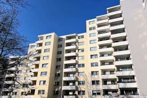 Käuferprovisionsfrei: vermietete + ruhige 2-Zi.-Wohnung + Balkon + Lift in LICHTERFELDE – Die vollständige Adresse der Immobilie erhältst du vom Anbieter., 12207 Lichterfelde, Berlin – Vorschaubild 3