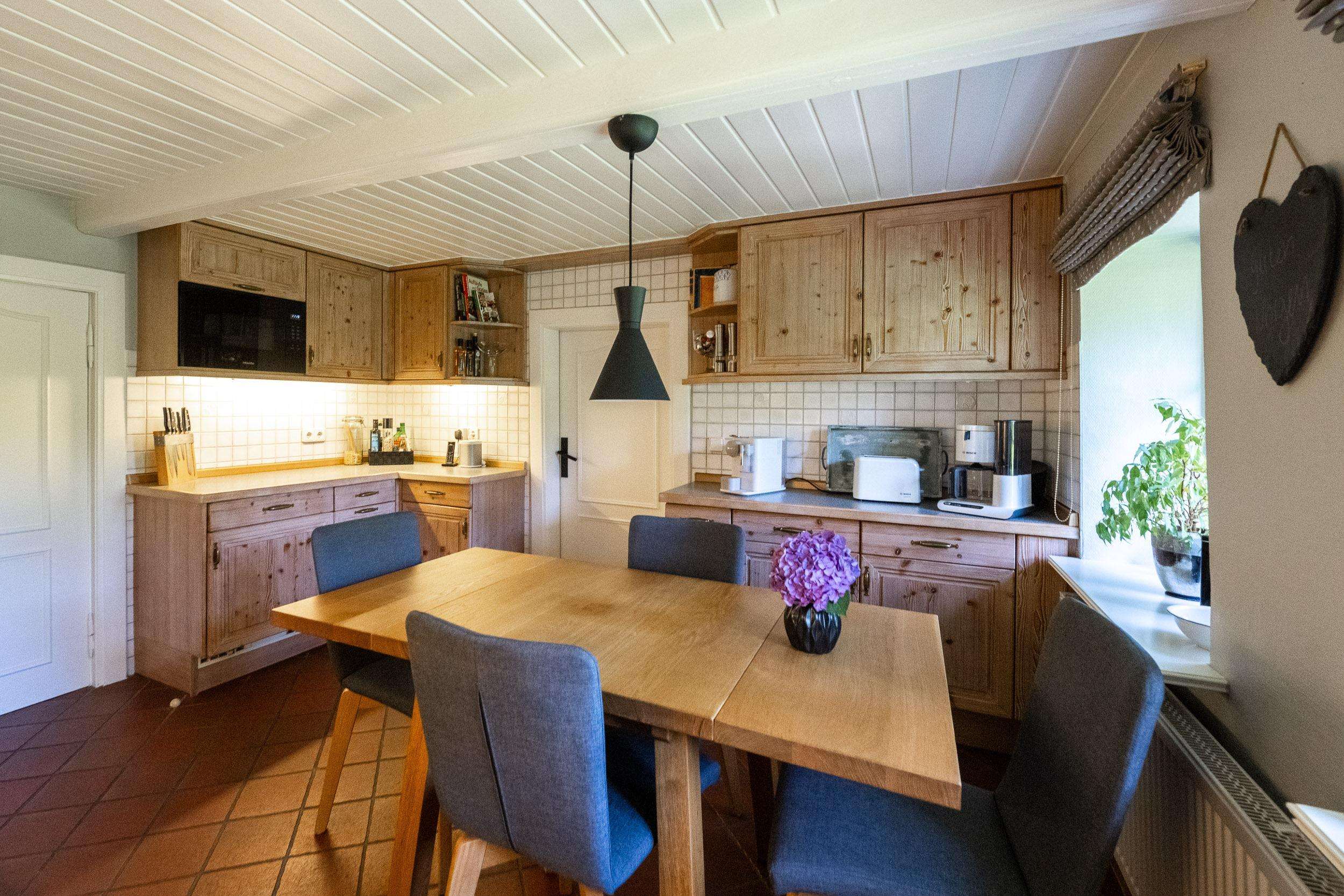 Immobilie in Risum-Lindholm - Idyllisches Friesenhaus unter Reet in bevorzugter Wohnlage - Bild 10