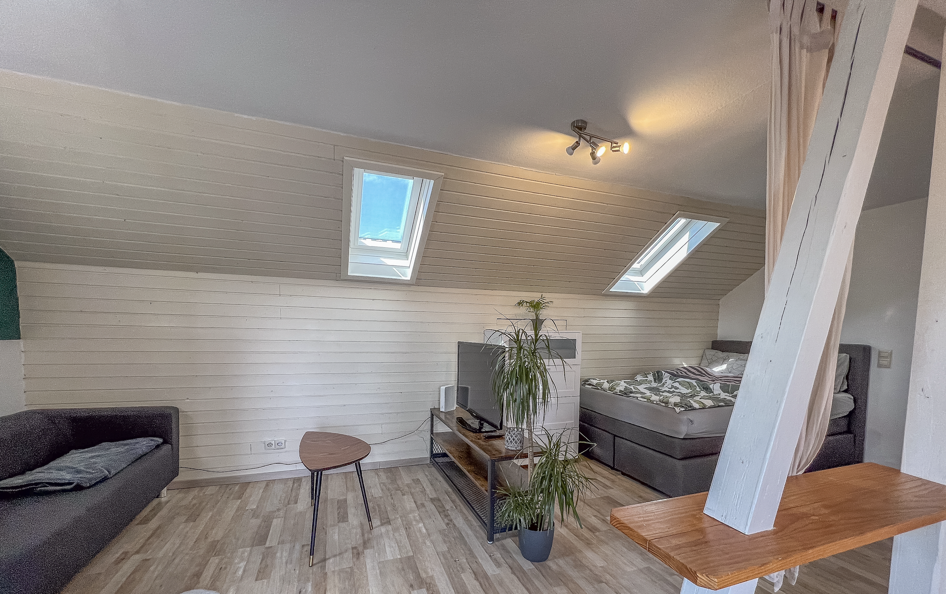 Immobilie in Wangen - Große 1,5-Zimmer Wohnung mit Weitblick und Dachloggia in Wangen - Bild 2