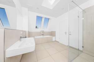 5 Zimmer ・3 Bäder ・on-top Terrasse // Grundriss noch flexibel – Simon-Dach-Straße 40, 10245 Friedrichshain, Berlin – Vorschaubild 7