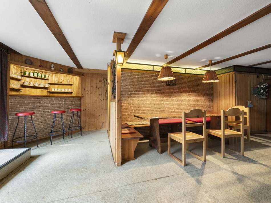 Bar/Sitzecke UG