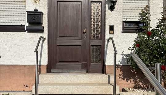 Bild von Reihenhaus in sehr guter Lage von Rosbach vor der Höhe