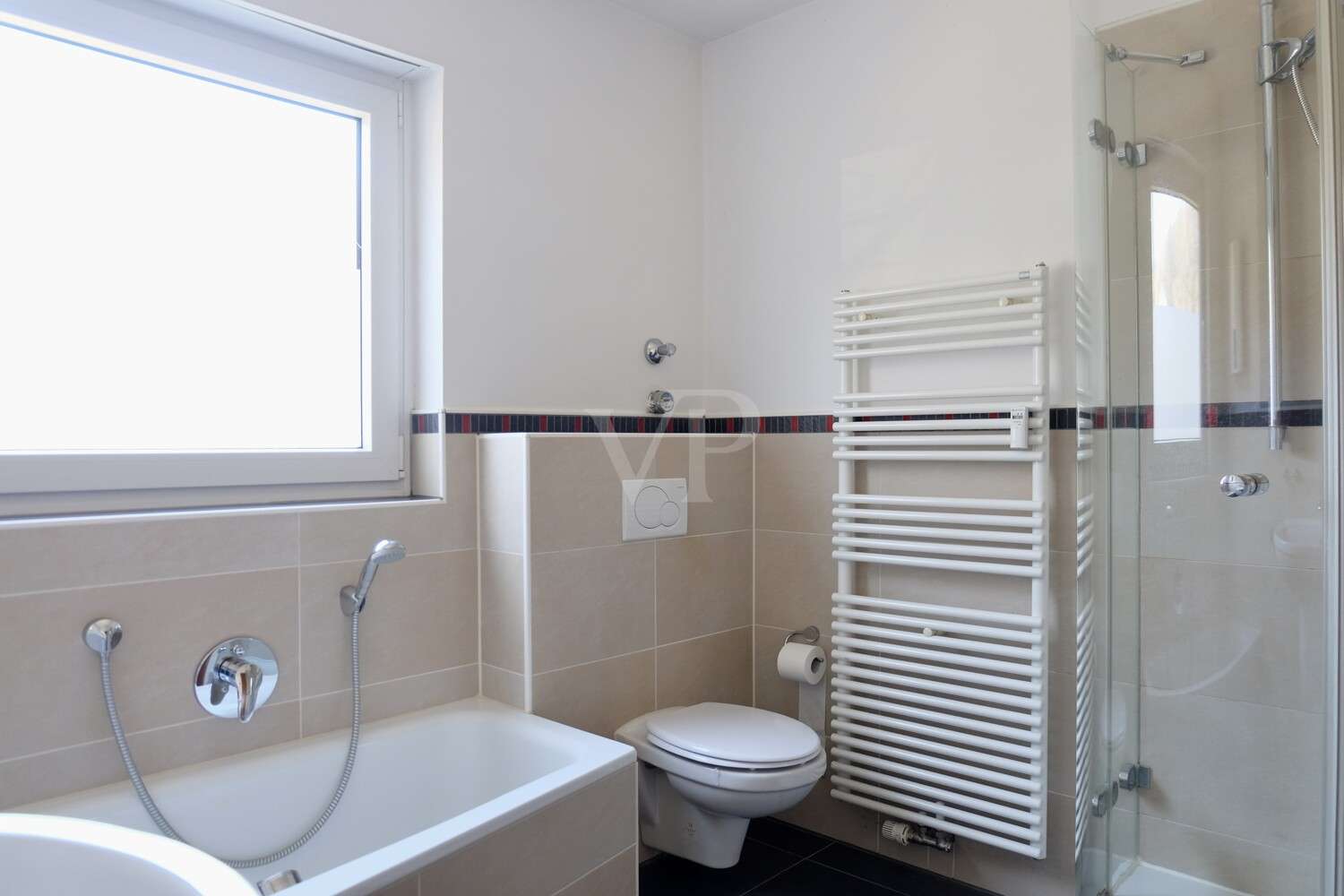 Immobilie in Niedernhausen - Wohnglück mit Kamin und Balkon – Raum für Ihre Lieblingsmomente - Bild 3