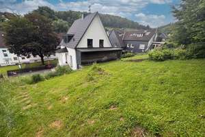 VR Immo: Modernisiertes Einfamilienhaus mit Doppelgarage in Eisern – Die vollständige Adresse der Immobilie erhältst du vom Anbieter., 57080 Eisern, Siegen – Vorschaubild 4
