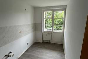 Günstige 2-Zimmer mit Laminat, Balkon, AR und Dusche in ruhiger Lage! Einbauküche mgl. – Zschopauer Platz 5, 9126 Bernsdorf, Chemnitz – Vorschaubild 9