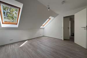 FRISCH renovierte 3-Zimmer Dachgeschosswohnung in wunscherschöner Siedlung – Emsinghofstr. 5, 44357 Oestrich, Dortmund – Vorschaubild 3