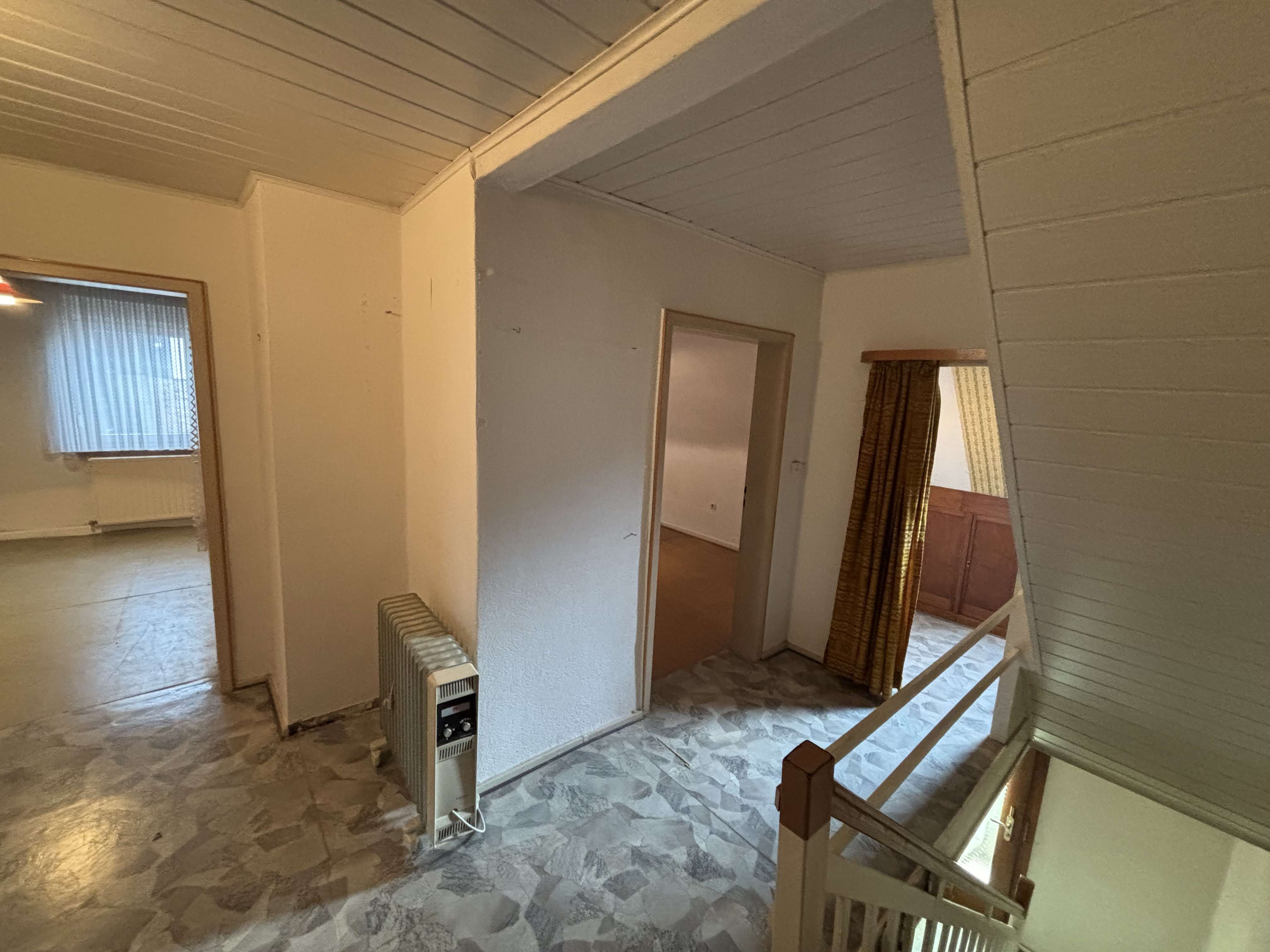 Immobilie in Steinalben - Renovierungsbedürftiges Haus mit 4 Zimmern und Garage in Steinalben - Bild 4