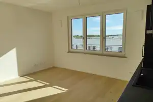 Modernes 1-Zimmer-Apartment mit Einbauküche und Tageslichtbad in urbaner Umgebung – Kyivstrasse 5, 81735 München – Vorschaubild 4
