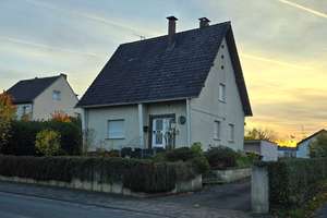 Top Preis, top Substanz, neue Bäder, zentrale Lage, sofort einziehen! – Die vollständige Adresse der Immobilie erhältst du vom Anbieter., 53604 Bad Honnef – Vorschaubild 1
