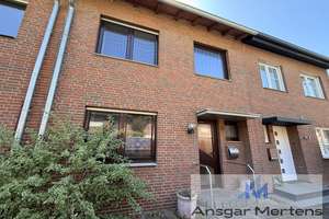 Reihenmittelhaus in M'gladbach-Lürrip
(M)EIN modernes Familiendomizil mit Südgarten & Garage – Im Dommer 25, 41065 Lürrip, Mönchengladbach – Vorschaubild 6