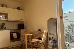 Bright studio apt w/ big balcony 