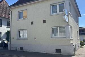 1-2 Familien Wohnhaus mit Gestaltungs- und Ausbaumöglichkeiten für Eigennutzer oder Kapitalanleger – Die vollständige Adresse der Immobilie erhältst du vom Anbieter., 76187 Knielingen, Karlsruhe – Vorschaubild 3