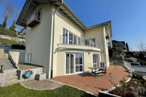 Friesenheim - Exklusives 2-Familien-Traumhaus mit Pool, Garten und herrlichem Ausblick!
 – Die vollständige Adresse der Immobilie erhältst du vom Anbieter., 77948 Friesenheim – Vorschaubild 4