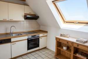 Lichtdurchflutete Dachgeschosswohnung mit Charme & Balkon in Spielstraße in Innenstadtnähe – Waterloostr. 5, 65195 Westend / Bleichstraße, Wiesbaden – Vorschaubild 8