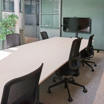 Durchgehender Zugang zu Großraumbüros für 10 Personen in Spaces Die Fabrik