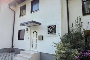 Helles Reihenmittelhaus, gute Lage, 6 Zi, 1 Garage, 90455 N-Stadtteil Worzeldorf – Die vollständige Adresse der Immobilie erhältst du vom Anbieter., 90455 Kornburg, Worzeldorf, Nürnberg – Vorschaubild 1