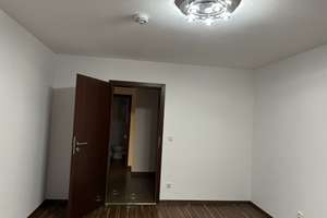 Geräumige 4-Zimmer Wohnung mit Tiefgaragenstellplatz und Ebk in Schwetzingen – Die vollständige Adresse der Immobilie erhältst du vom Anbieter., 68723 Schwetzingen – Vorschaubild 3