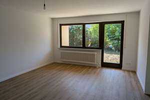 Erstbezug nach Renovierung: Moderne 2-Zimmer-Erdgeschosswohnung mit eigenem Garten in Stuttgart