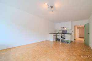 Sofort bezugsfreie Wohnung mit Süd-Balkon in Schwabing – Die vollständige Adresse der Immobilie erhältst du vom Anbieter., 80796 Am Luitpoldpark, München – Vorschaubild 2