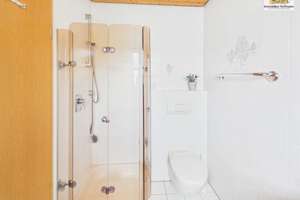 Exklusives Zweifamilienhaus mit 68 m² Dachterrasse, 4 Balkonen & Doppelgarage – Die vollständige Adresse der Immobilie erhältst du vom Anbieter., 63768 Hösbach – Vorschaubild 13