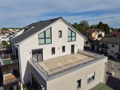 Die Besondere: 2-Zimmer-Wohnung mit Bergblick und riesiger Dachterrasse