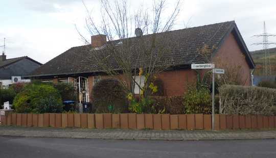 Bild von Großzügiger Einfamilien-Bungalow mit Einliegerwohnung und Ausbaureserve in Windesheim