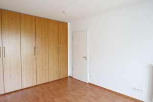 Exklusives Townhouse in sehr guter Lage! Vollklimatisiert und neue EBK - Nähe der ISD – Die vollständige Adresse der Immobilie erhältst du vom Anbieter., 40474 Lohausen, Düsseldorf – Vorschaubild 6