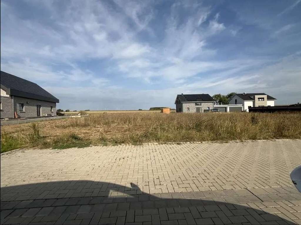 Immobilie in Querenhorst - Mit Grundstück: Der massive Bungalow für Familien, die sich Flexibilität wünschen in Querenhorst - Bild 1