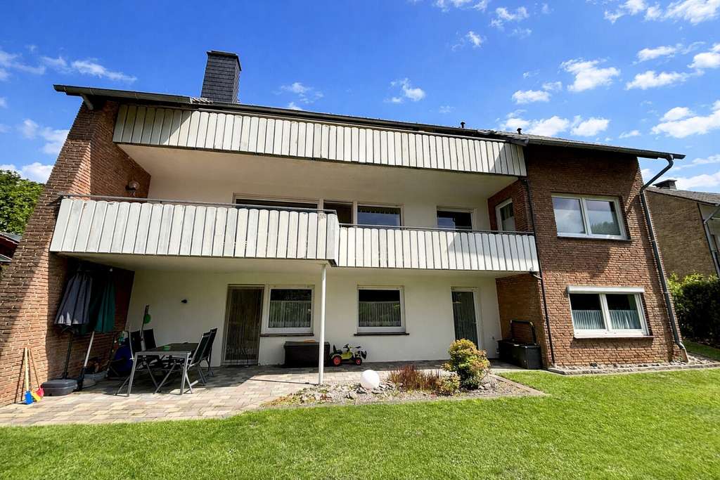 Immobilie in Bissendorf - Wunderschönes Zweifamilienhaus mit Anliegerbereich und herrlichem Blick über Bissendorf! - Bild 2