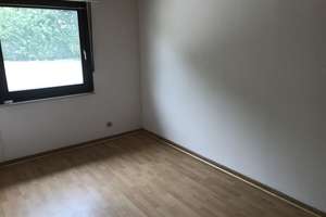 "KEINE KÄUFERPROVISION"
WOHNEN UND ARBEITEN
EFH mit Einliegerwohnung und 
Halle in Geldern – Die vollständige Adresse der Immobilie erhältst du vom Anbieter., 47608 Geldern – Vorschaubild 14