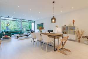 Top ausgestattete Bauhaus-Villa nahe Sacrower See – Pool, PV, Kamin, SIEMATIC, Alarm u.v.m. – Die vollständige Adresse der Immobilie erhältst du vom Anbieter., 14476 Groß Glienicke, Potsdam – Vorschaubild 4