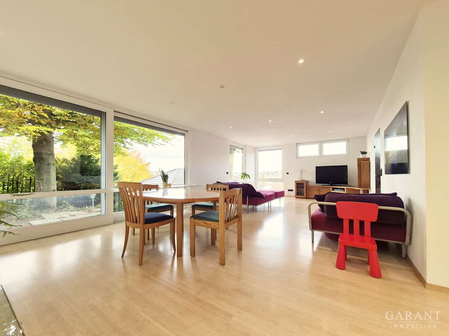 Immobilie in Beilstein - Licht + Raum + Weitblick! - Stilvolles Haus mit schöner Einliegerwohnung und großem Büro - - Bild 3