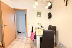 Stadtwohnung !
Sehr gepflegte 3-Zimmer-Wohnung mit Balkon in Stuttgart- West – Die vollständige Adresse der Immobilie erhältst du vom Anbieter., 70176 Rosenberg, Stuttgart – Vorschaubild 4