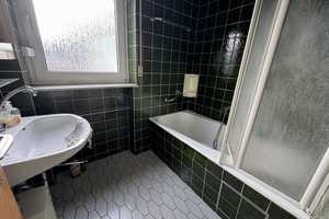 Wohnhaus mit vielen Zimmer und kleinem Grundstück zum Modernisieren in Laupheim-Untersulmetingen – Biberach (Kreis) – Vorschaubild 17