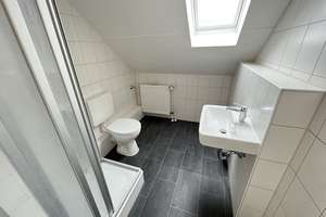 Tolle modernisierte 2- Zimmer Wohnung im Dachgeschoss! – Röntgenplatz 1, 45143 Altendorf, Essen – Vorschaubild 9