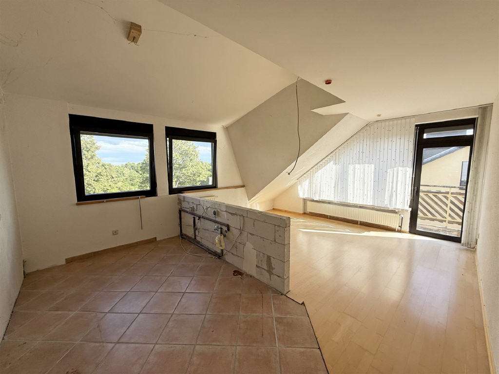 Immobilie in Geisenheim - Großzügiges 1-2 Familienhaus mit Terrasse und schönem Garten - Bild 3