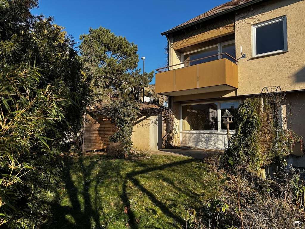 Immobilie in Wendlingen am Neckar - Vielversprechende Doppelhaushälfte in ruhiger Lage mit Garten - Bild 2