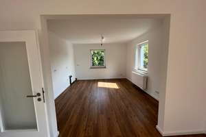 Helle 3-Zimmer-Wohnung im sanierten Altbau: großer Balkon, Garten, Garage, Wärmepumpe, Energie-Kl. B – 97082 Steinbachtal, Würzburg – Vorschaubild 10