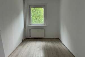 Perfekter Alltagskomfort mit Balkon für die Familie! – Ahrenshooper Straße 4, 13051 Neu-Hohenschönhausen, Berlin – Vorschaubild 3