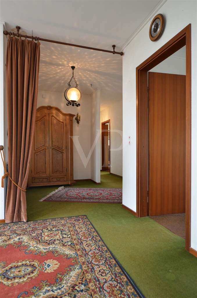 Immobilie in Siebeldingen - Familienfreundliches Einfamilienhaus mit guter Raumaufteilung, Garten und Garage - Bild 2