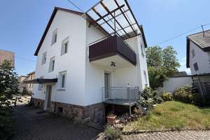 Charmantes Zweifamilienhaus mit großem Garten, Scheune und Ausbaureserve – Die vollständige Adresse der Immobilie erhältst du vom Anbieter., 76571 Gaggenau – Vorschaubild 1