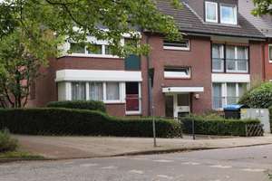 Hamburg-Wandsbek: 3-Zimmer-Eigentumswohnung mit Balkon und Tiefgaragenplatz